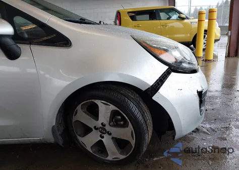 2014 Kia Rio Sx z USA, uszkodzony, nr VIN KNADN4A3XE6388102